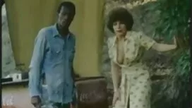 Молода дівчина масту ...
