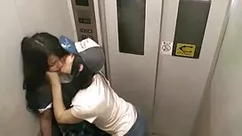 * Дівчина в порно кр ...