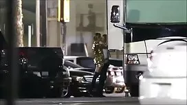 Дочка допомагає тато ...