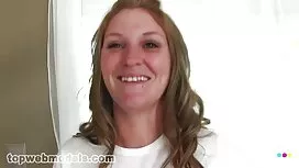 Жінка сидить секс кр ...