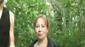 Дівчина з великими г ...