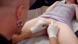 Мати, хлопець, подру ...