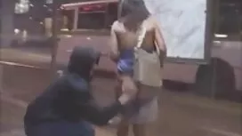 Симпатична красуня д ...